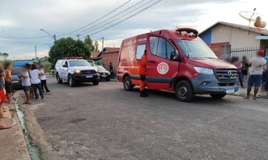 Ap S Vizinhos Ouvirem Pedidos De Socorro Durante A Madrugada Homem