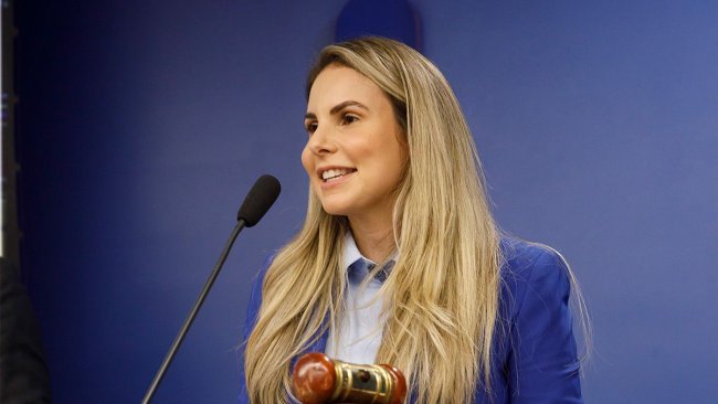 Prefeita Carla Redano lidera nova fase da iluminação pública em