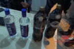 ARIQUEMES: PATAMO flagra indivíduo servindo bebida alcoólica para adolescente na Praça da Vitória
