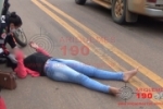 ARIQUEMES: Buracos continuam causando danos e acidentes na BR–421 – Mulher cai de moto e fica ferida