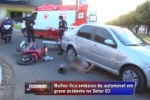 Vídeo – Carro passa por cima de mulher que ficou presa embaixo do veículo