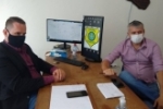 Vereadores Ricardo Medeiros e Thiago Viola participam de reunião com o Secretário de Trânsito e Segurança