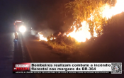 Bombeiros realizam combate a incêndio florestal nas margens da BR–364 – Vídeo