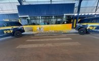 PRF apreende 100kg de drogas em caminhão