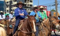 Deputado Pedro Fernandes celebra sucesso da tradicional Cavalgada da Expoari em Ariquemes