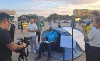 Coronel Chrisóstomo se une a acampamento de Hélio Lopes em frente ao STF pela liberdade de expressão