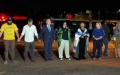 Coronel Chrisóstomo participa de vigília em frente ao condomínio de Bolsonaro após 1º dia de julgamento no STF
