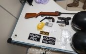 Opera&ccedil;&atilde;o conjunta prende dois suspeitos ligados a fac&ccedil;&atilde;o criminosa e apreende armas e drogas em Urup&aacute;