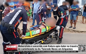 Motociclista &eacute; socorrido com fratura ap&oacute;s bater na traseira de caminhonete na Av. Tancredo Neves em Ariquemes &ndash; LIVE: ESTAMOS NO AR! PROGRAMA BRONCA DA PESADA