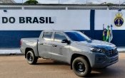 Coronel Chris&oacute;stomo entrega viaturas para a Marinha em Porto Velho