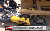 Motociclista &eacute; socorrido em estado grave ap&oacute;s colidir em traseira de caminh&atilde;o na Av. Hugo Frey em Ariquemes &ndash; LIVE: ESTAMOS NO AR! PROGRAMA BRONCA DA PESADA
