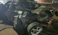 Acidente com Corolla mata dois ocupantes, destr&oacute;i carro e deixa tr&ecirc;s internados