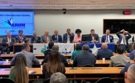Coronel Chris&oacute;stomo participa de reuni&atilde;o da bancada de Rond&ocirc;nia com prefeitos durante Marcha em Defesa dos Munic&iacute;pios