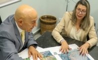 Conf&uacute;cio Moura comemora edital para constru&ccedil;&atilde;o das marginais da BR&ndash;364 em Pimenta Bueno 