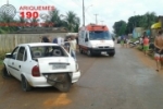 ARIQUEMES: Motorista perde controle e colide veículo em um poste no parque das gemas