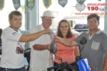 ARIQUEMES: Organizadores fazem entrega de prêmio à ganhadora do sorteio no 14º Porco no Rolete 