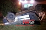 ARIQUEMES: Veículo capota após atropelar pedestre na Av. Machadinho