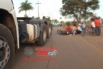 ARIQUEMES: Motociclista fica ferida após colisão com caminhão na Avenida Capitão Silvio