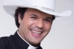 Alessandro Campos, o padre sertanejo, é o único brasileiro no top 50 mundial