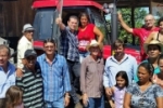 Ezequiel Júnior entrega trator a associação em Cujubim