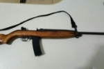 BURITIS: Abordagem da PM resulta em apreensão de carabina e prisão de vendedor e comprador da arma