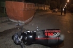 ARIQUEMES: Motociclista fica gravemente ferido após colidir com caixa de entulho no Setor 05