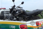 ARIQUEMES: Polícia Militar recupera na beira do Rio Jamari motocicleta roubada – Meliante efetuou disparos contra a guarnição