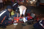 ARIQUEMES: Colisão entre moto e bicicleta deixa vítimas feridas no Bairro Parque das Gemas