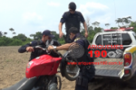 ARIQUEMES: Pol&iacute;cia Militar recupera Motocicleta abandona no Bairro Bom Jesus com placa adulterada