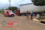 ARIQUEMES: Idoso fica ferido em acidente de trânsito entre moto e caminhão na Av. Canaã