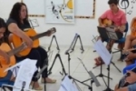 Aulas de viol&atilde;o no P&oacute;lo de m&uacute;sica come&ccedil;am com entusiasmo