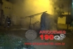 ARIQUEMES: Corpo de Bombeiros combate inc&ecirc;ndio em barraco no Setor 02
