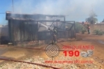 ARIQUEMES: Brincadeira de crian&ccedil;a acaba com resid&ecirc;ncia totalmente destru&iacute;da em inc&ecirc;ndio no Setor 06 