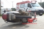ARIQUEMES: Motociclista fica ferido ap&oacute;s colis&atilde;o com carro na Av. Jaru