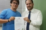 Deputado Alex Redano assina conv&ecirc;nio com o IVAS,  projeto com Trailer Odontol&oacute;gico vai atender mais de 8 mil pessoas
