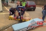 ARIQUEMES: Mulher sofre ferimentos leves após colisão de carro e moto em frente a escola no Rota do Sol
