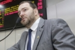 Alex Redano denuncia cartel de funerárias da capital