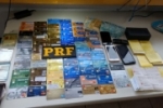 ARIQUEMES: Estelionatários são presos pela PRF com mais de 70 cartões de crédito