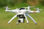 ARIQUEMES: Mulher suspeita que bandidos estejam usando Drone para monitorar sua residência