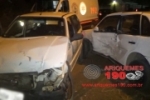 ARIQUEMES: Colisão violenta entre carros deixa criança em estado de choque na Av. Quatro Cachoeiras