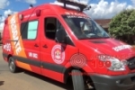 ARIQUEMES: Mulher é socorrida ao Hospital após colisão de motos na Av. Tucanos