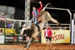 Peão de Rio Branco/AC vence a segunda noite do Rodeio da Expoari