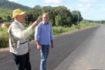 Asfaltamento do acesso a Campo Novo avança mesmo em meio a serras e rochas