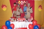 Criança admiradora do Corpo de Bombeiros recebe visita dos Militares em seu aniversário