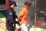 ARIQUEMES: Usuário de drogas é preso furtando vassouras em loja na Al. Piquiá