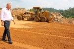 Deputado Adelino acompanha obra de pavimentação da BR 421