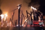 ARIQUEMES: Residência abandonada é destruída por incêndio no Setor 12 – Bombeiros controlam o fogo