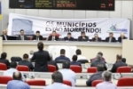 Caravana de prefeitos pede socorro a deputados estaduais