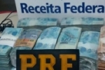 Quase meio milhão de reais é encontrado pela PRF em caminhão