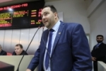 Deputado Alex Redano critica ação do governo que criou onze reservas por decreto